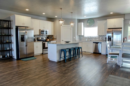 Girls' Bridge Kitchen