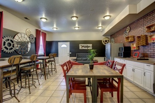 Common Area Kitchen